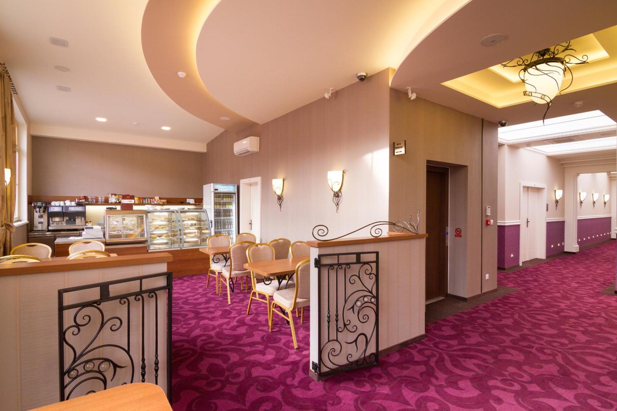 Hotel Dvorana Karlsbad Exteriör bild