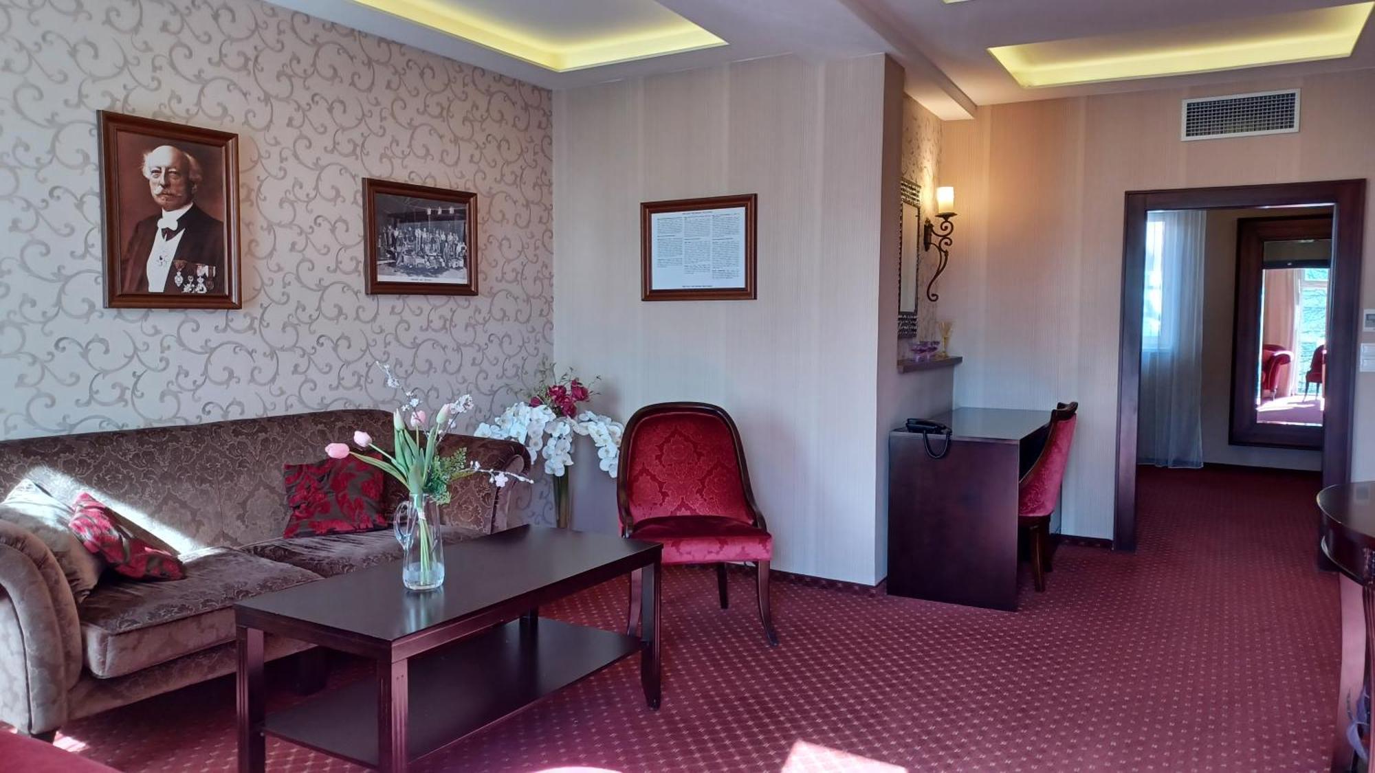 Hotel Dvorana Karlsbad Exteriör bild