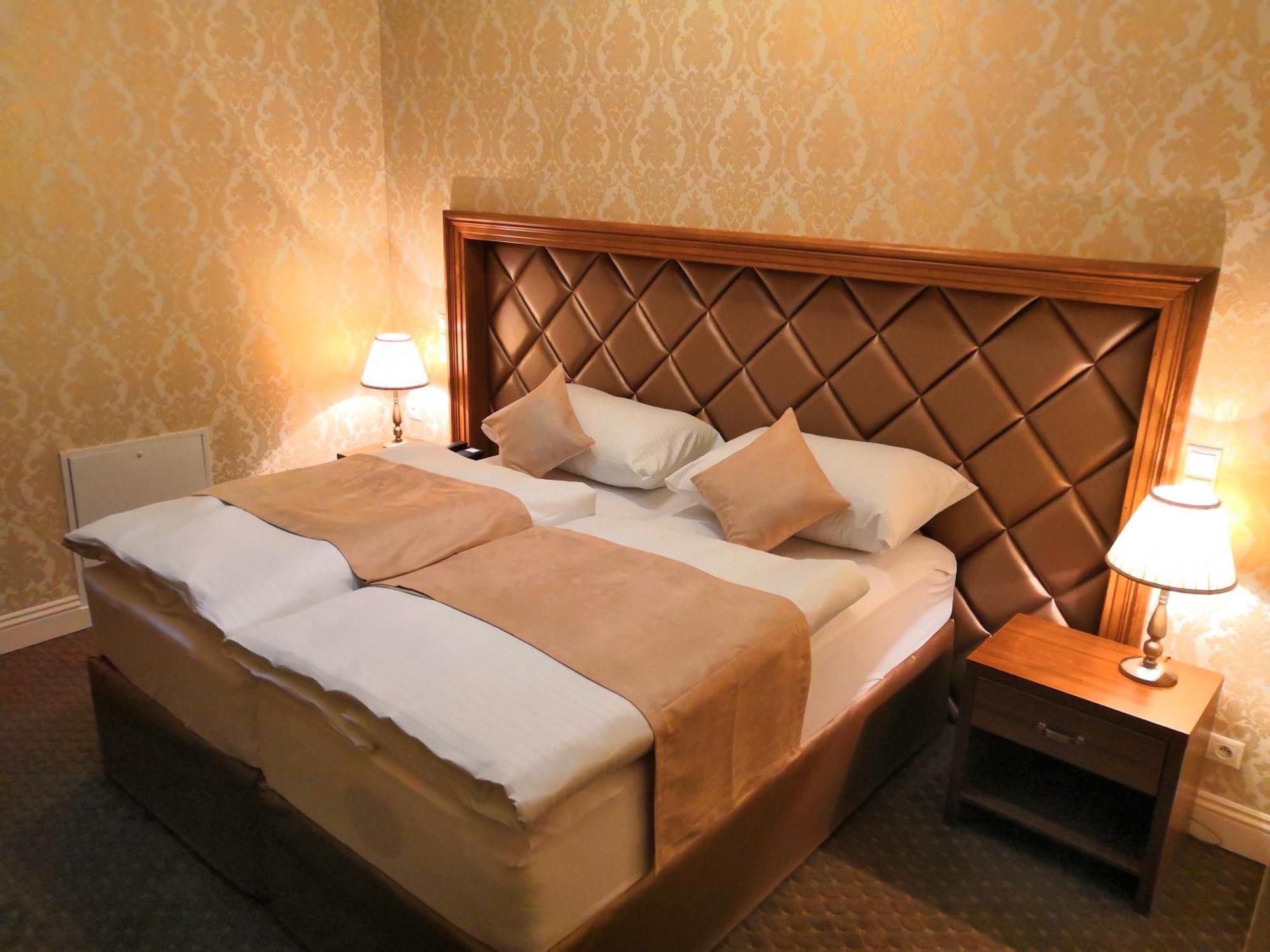 Hotel Dvorana Karlsbad Exteriör bild