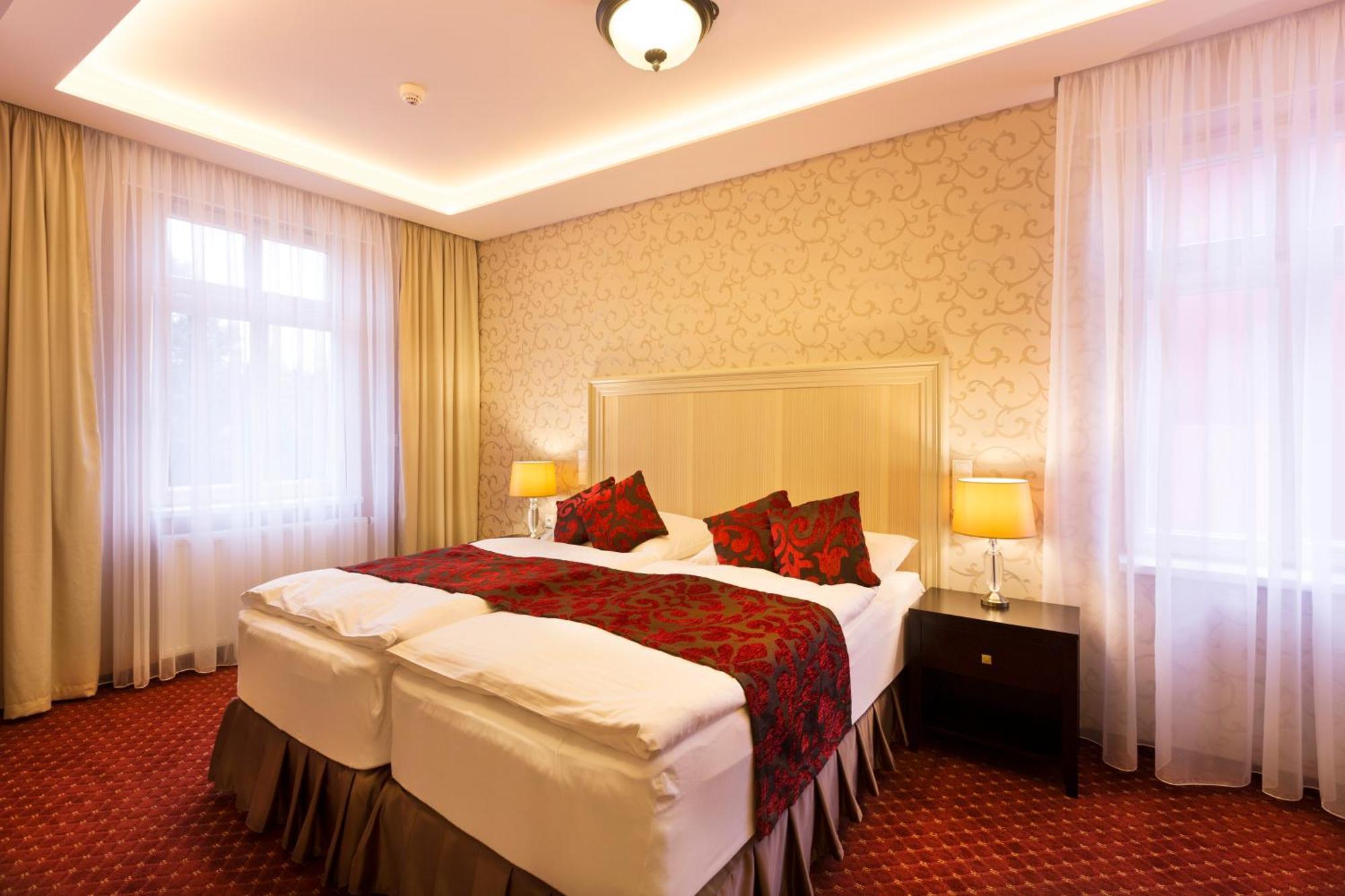 Hotel Dvorana Karlsbad Exteriör bild
